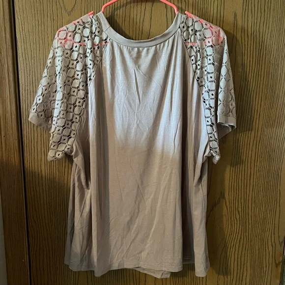 SHEIN Curve 4x women’s lace sleeve top - Picture 5 of 5